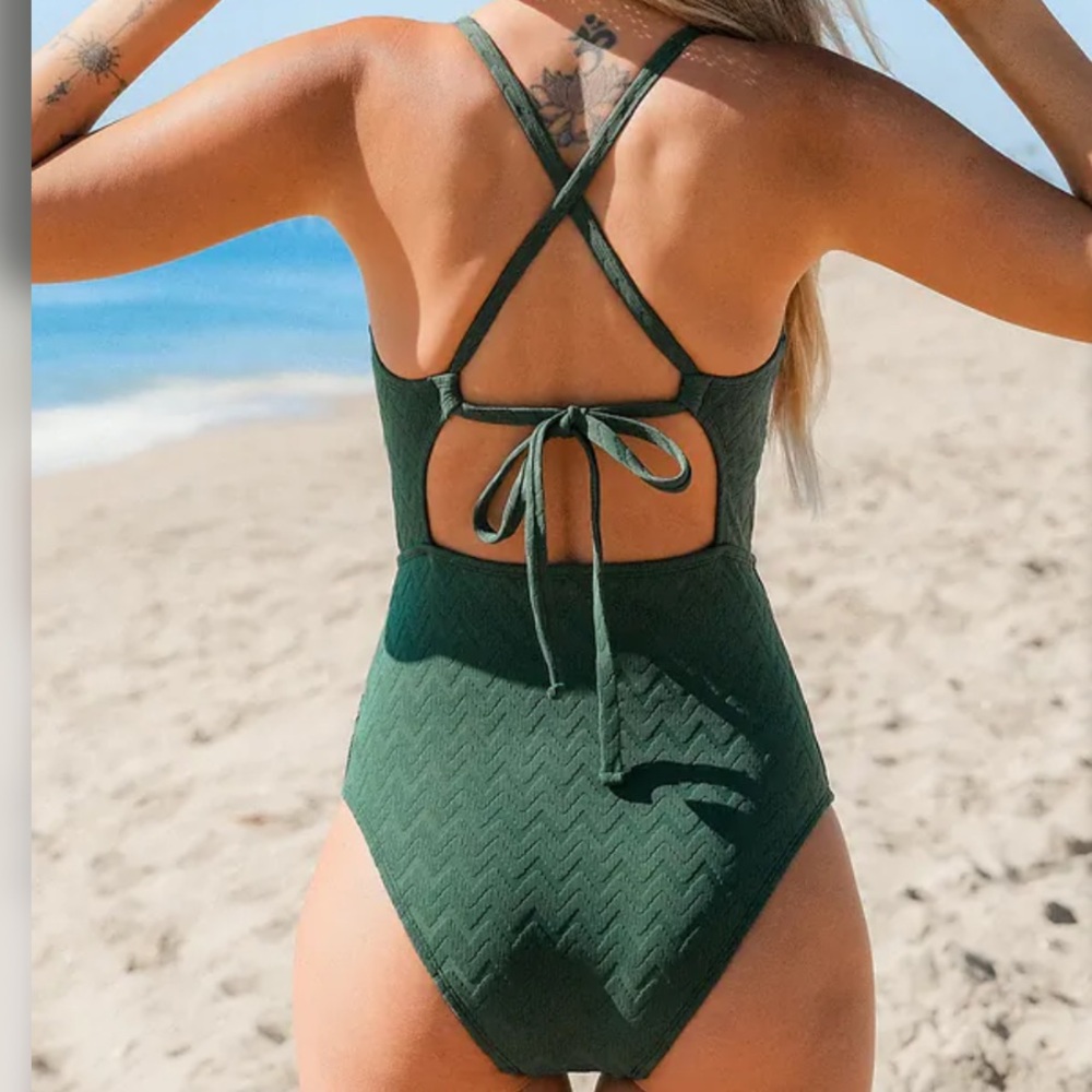 Cupshe Algeria Back Tie Wrapped One-Piece Swimsuit - Picture 2 of 8